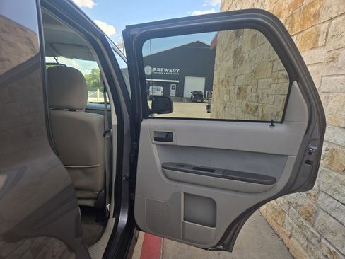 Used 2012 Ford Escape XLT image 10