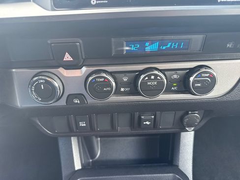Used 2023 Toyota Tacoma SR AWD/4WD image 21