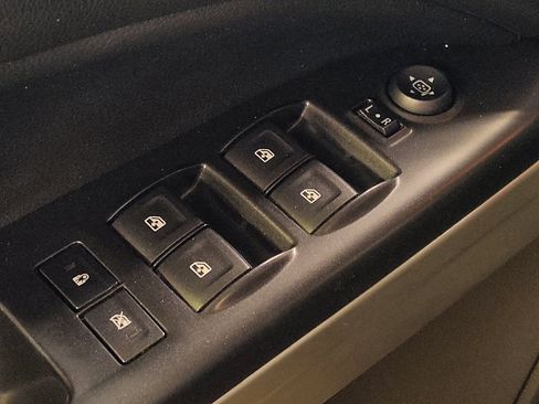 Used 2015 Chevrolet Colorado LT w/ LT Convenience Package image 27