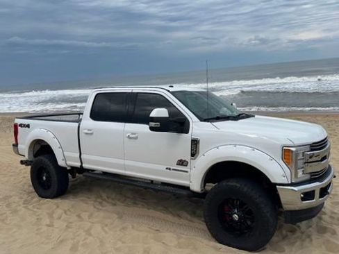Used 2018 Ford F250 Lariat w/ Lariat Ultimate Package AWD/4WD image 2