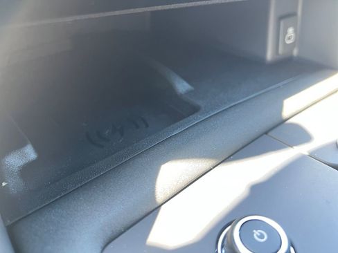 New 2025 Land Rover Discovery Dynamic SE image 31