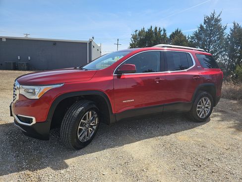 Used 2019 GMC Acadia SLE image 8