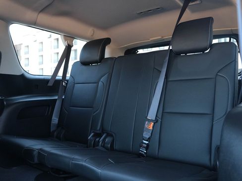 Used 2020 Chevrolet Suburban Premier image 21