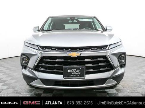 Certified 2025 Chevrolet Blazer LT FWD image 32