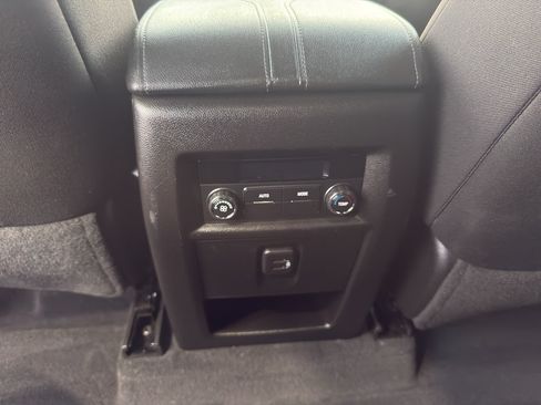 Used 2022 Chevrolet Traverse LT w/ Midnight/Sport Edition AWD/4WD image 32