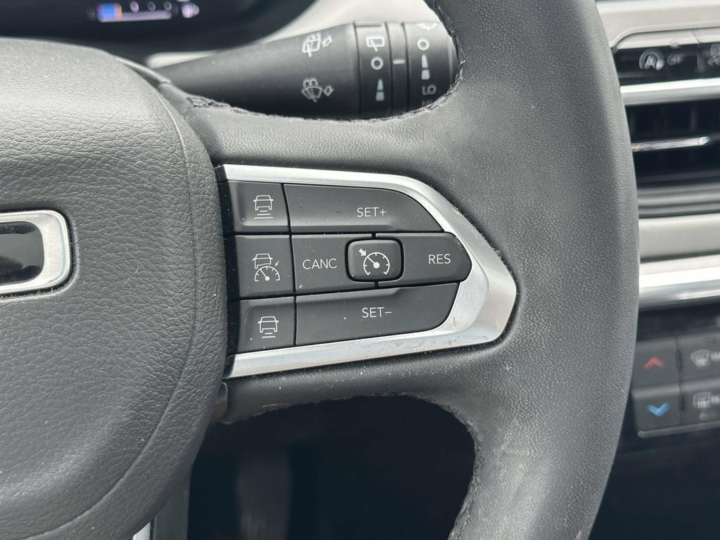 Used 2023 Jeep Compass Limited w/ Elite Group AWD/4WD image 25