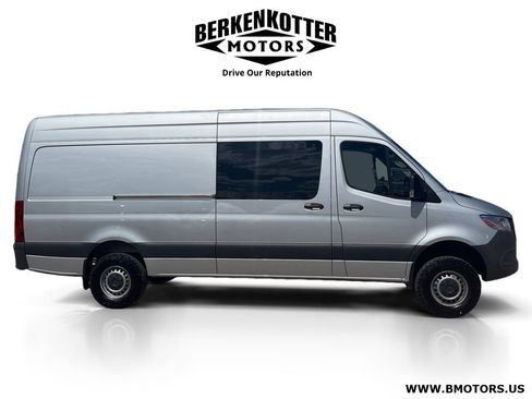 Used 2019 Mercedes-Benz Sprinter 2500 image 2