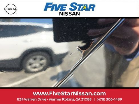 Used 2023 Nissan Rogue SV FWD image 10