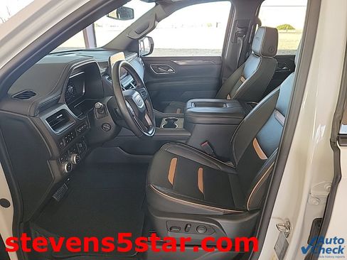 Used 2023 GMC Yukon XL AT4 w/ Technology Package image 2