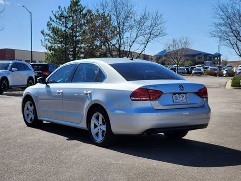 Used 2013 Volkswagen Passat 2.5 SE FWD image 3