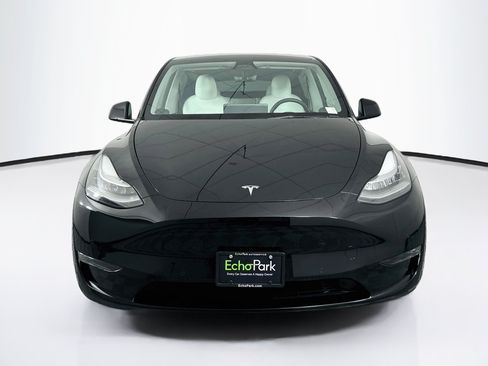 Used 2021 Tesla Model Y Long Range AWD/4WD image 2