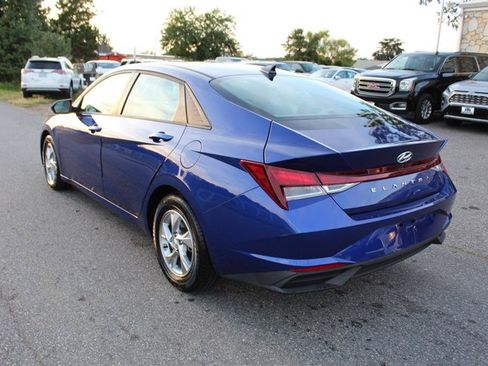 Used 2021 Hyundai Elantra SE FWD image 5