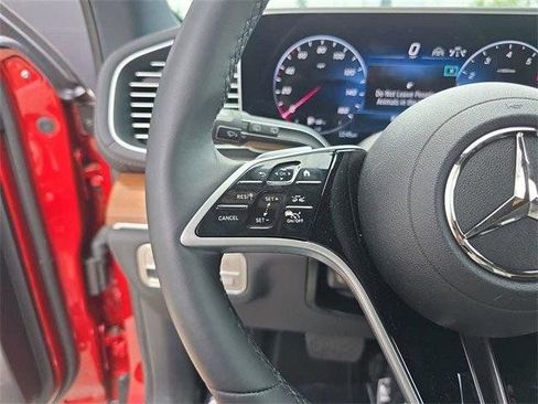 Certified 2025 Mercedes-Benz GLS 450 4MATIC image 37