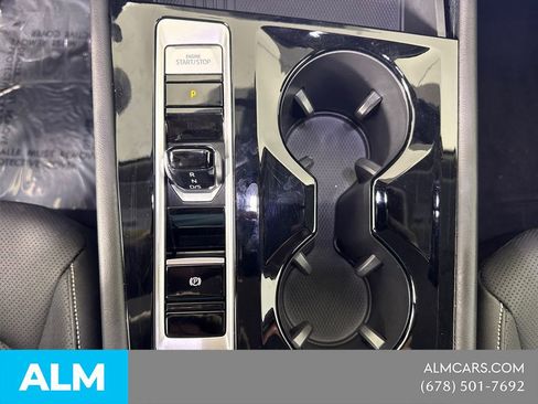 Used 2025 Volkswagen Atlas SE image 36