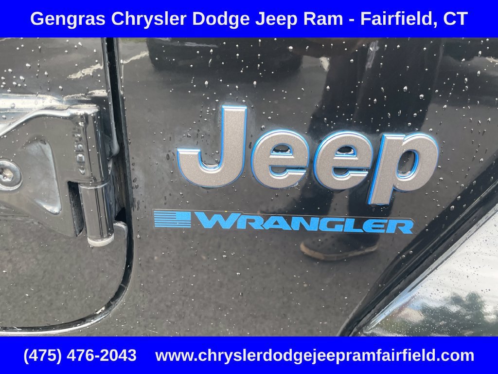 Used 2024 Jeep Wrangler Unlimited w/ Convenience Group AWD/4WD image 17