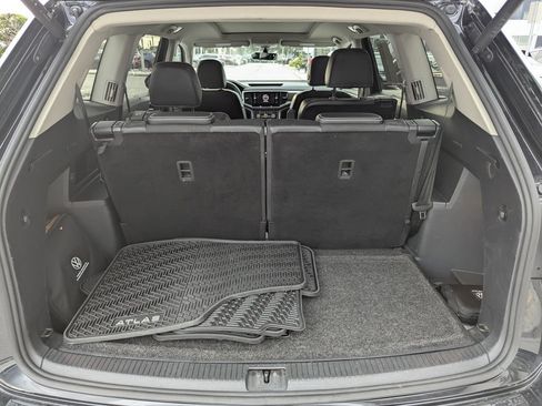 Certified 2023 Volkswagen Atlas SE w/ Panoramic Sunroof Package AWD/4WD image 9