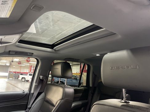 Used 2015 GMC Yukon Denali image 11