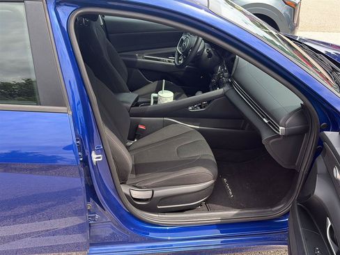 Used 2023 Hyundai Elantra SEL w/ Convenience Package FWD image 16