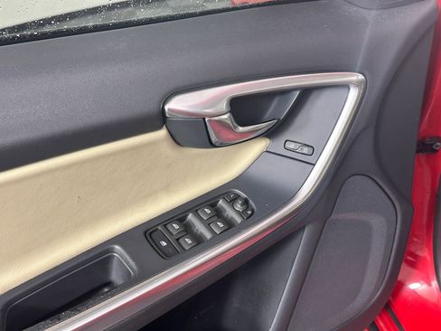 Used 2018 Volvo V60 T5 Dynamic w/ Vision Package image 35