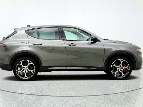Used 2024 Alfa Romeo Tonale Veloce w/ Premium Interior Package AWD/4WD image 4