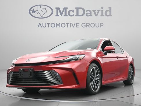 Used 2025 Toyota Camry XLE w/ Premium Package FWD image 27