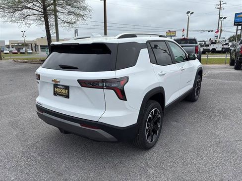 New 2026 Chevrolet Equinox LT w/ Convenience Package II FWD image 7