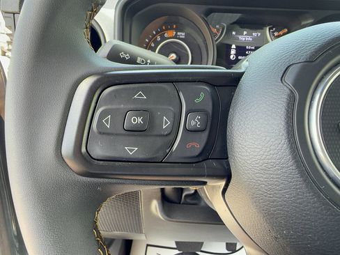 Used 2024 Jeep Wrangler Unlimited Sport AWD/4WD image 26