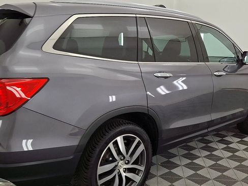 Used 2018 Honda Pilot Touring image 4
