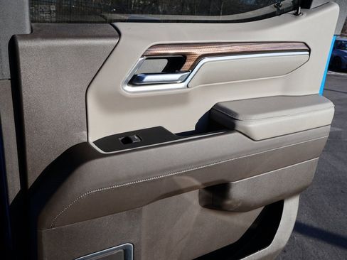 Used 2023 Chevrolet Silverado 1500 LT w/ Z71 Off-Road Package image 14