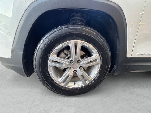 Certified 2022 GMC Terrain SLE image 25