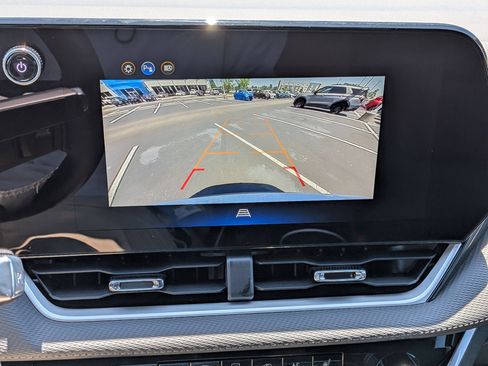 Used 2026 Chevrolet Equinox LT FWD image 23
