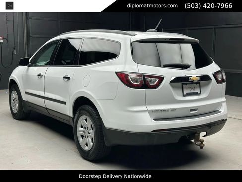 Used 2017 Chevrolet Traverse LS image 3