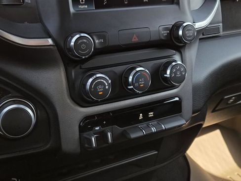 Used 2024 RAM 2500 Big Horn AWD/4WD image 26