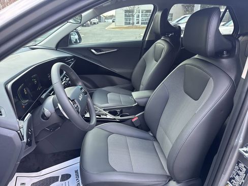 New 2026 Kia Niro EX image 9