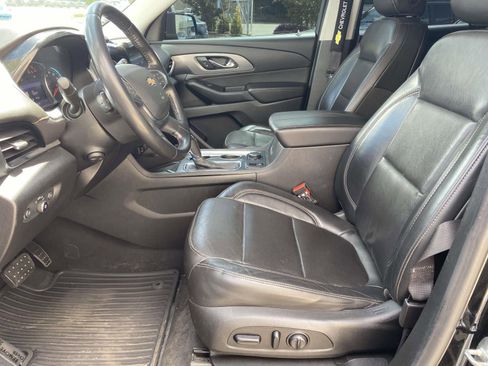 Used 2020 Chevrolet Traverse Premier w/ Redline Edition FWD image 16