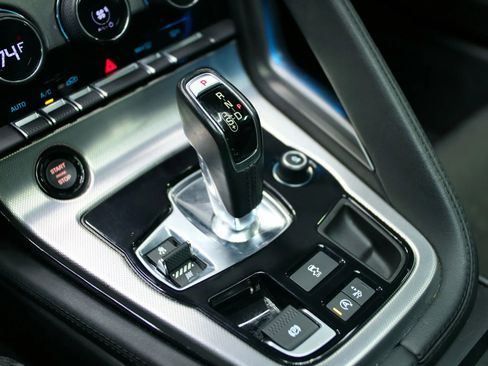 Used 2017 Jaguar F-TYPE Coupe image 36