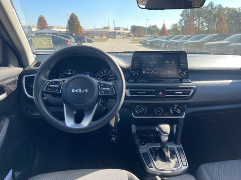 Used 2022 Kia Seltos LX image 27