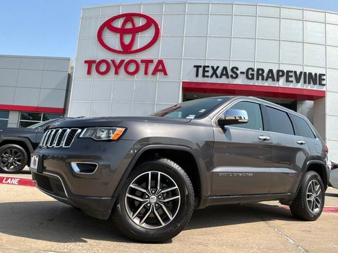 Used 2018 Jeep Grand Cherokee Limited AWD/4WD image 2
