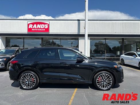 Used 2025 Audi SQ5 Prestige AWD/4WD image 1