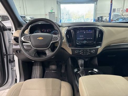 Used 2023 Chevrolet Traverse LS image 22