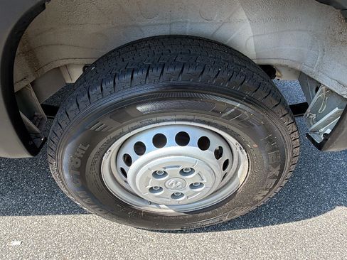 Used 2025 RAM ProMaster 2500 w/ Safety Group FWD image 12