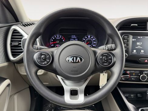 Used 2020 Kia Soul LX image 23