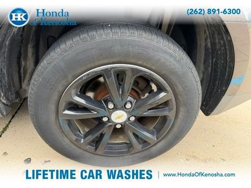 Used 2017 Chevrolet Equinox LT FWD image 3