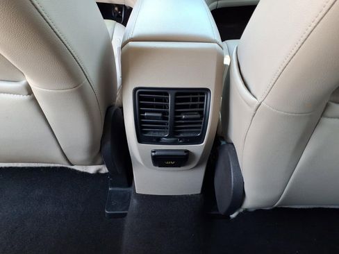 Used 2017 Ford Escape Titanium FWD image 7