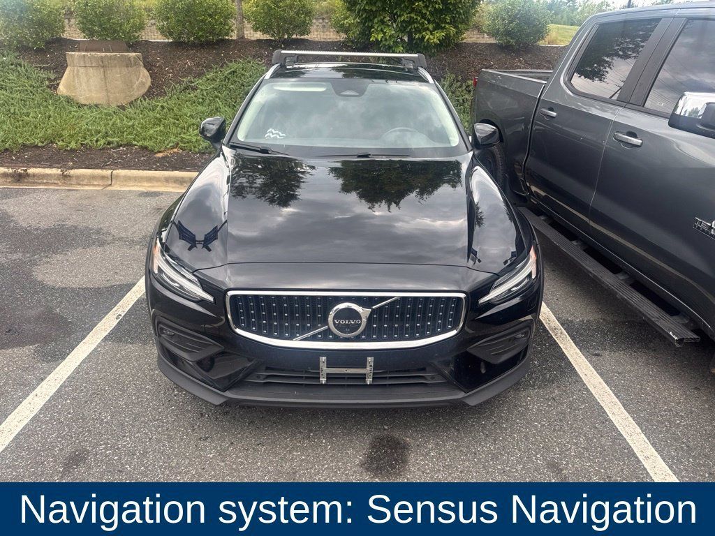 Used 2023 Volvo V60 B5 Cross Country Plus w/ Climate Package AWD/4WD image 2
