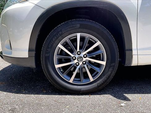 Used 2017 Toyota Highlander XLE FWD image 35