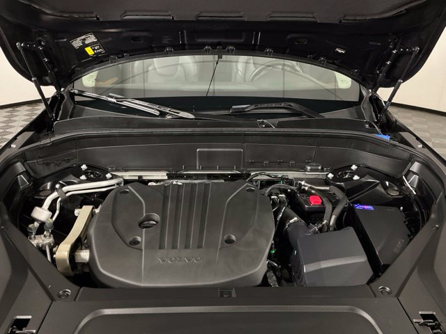 Certified 2025 Volvo XC90 B5 Plus w/ Protection Package AWD/4WD image 42