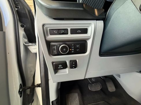 Used 2023 Ford F150 Limited image 15