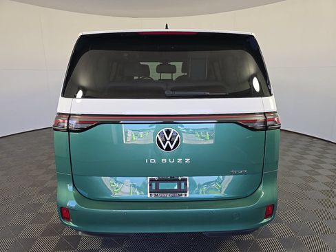 Used 2025 Volkswagen ID. Buzz Pro S Plus RWD image 17