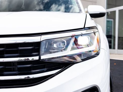 Used 2021 Volkswagen Atlas SE w/ Panoramic Sunroof Package FWD image 4